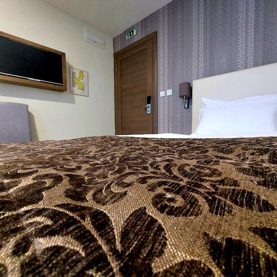 Hotel Kole ชาชาค ภายนอก รูปภาพ
