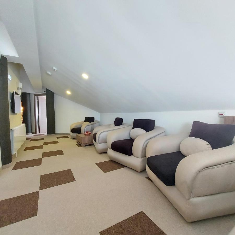 Hotel Kole ชาชาค ภายนอก รูปภาพ